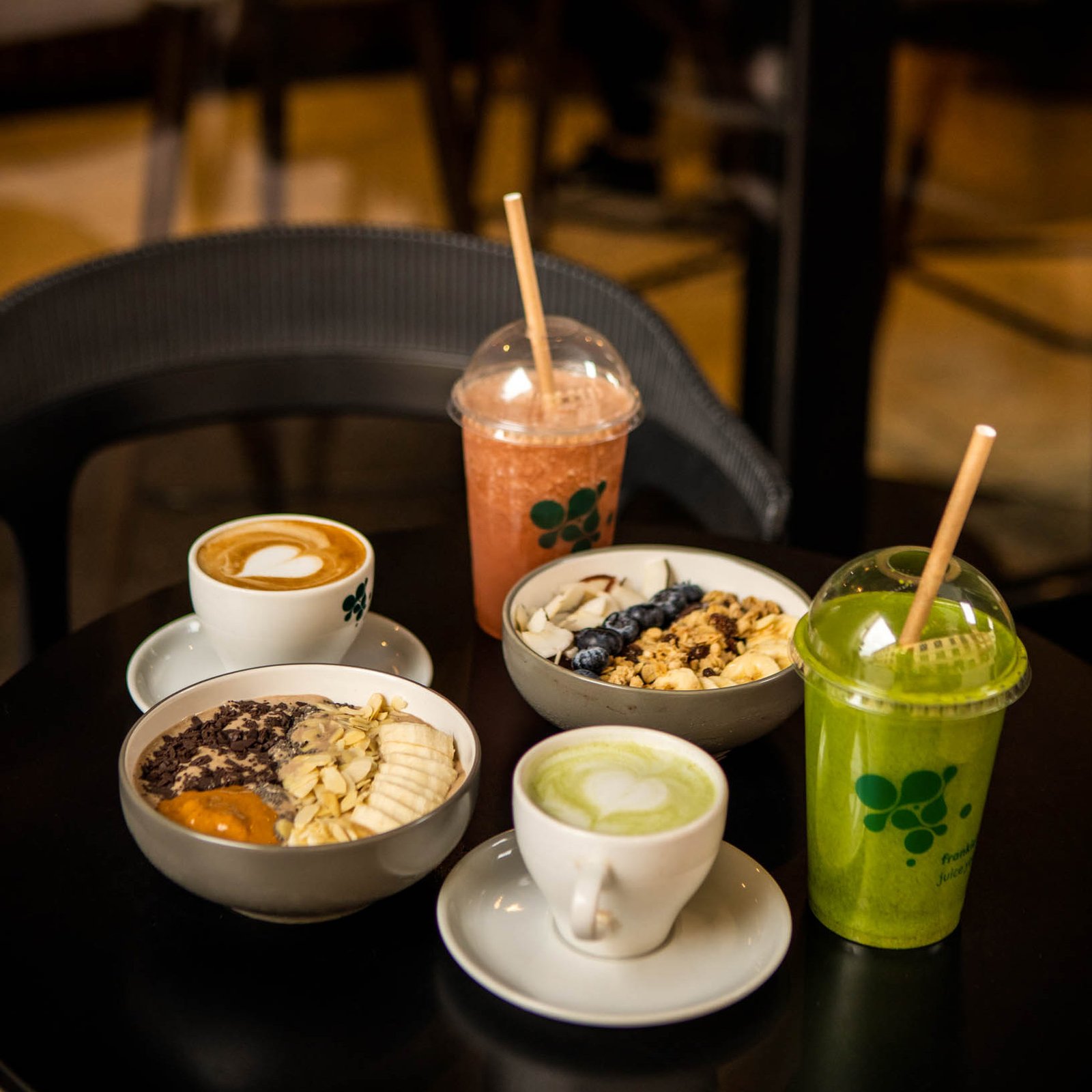 Juices freschi, acai bowl, protein bowl e matcha latte di Frankie’s Juice Bar a Milano